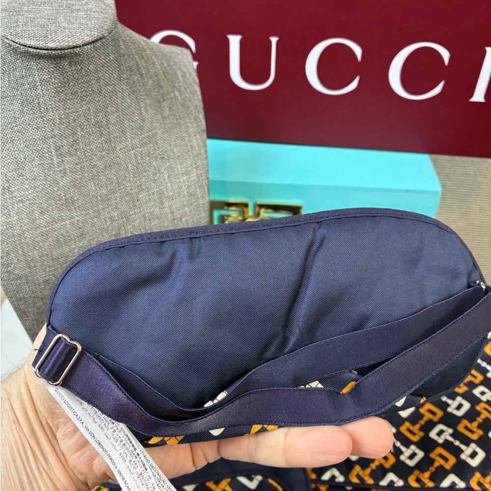 Gucci Horsebit Cotton Eye Mask & Travel Neck Pillow Set w/ Pouch & Box NWT - Picture 6 of 9